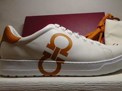 SALVATORE FERRAGAMO ワンタイストウエストトトハック Low top sneaker with signature - Men | Ferragamo