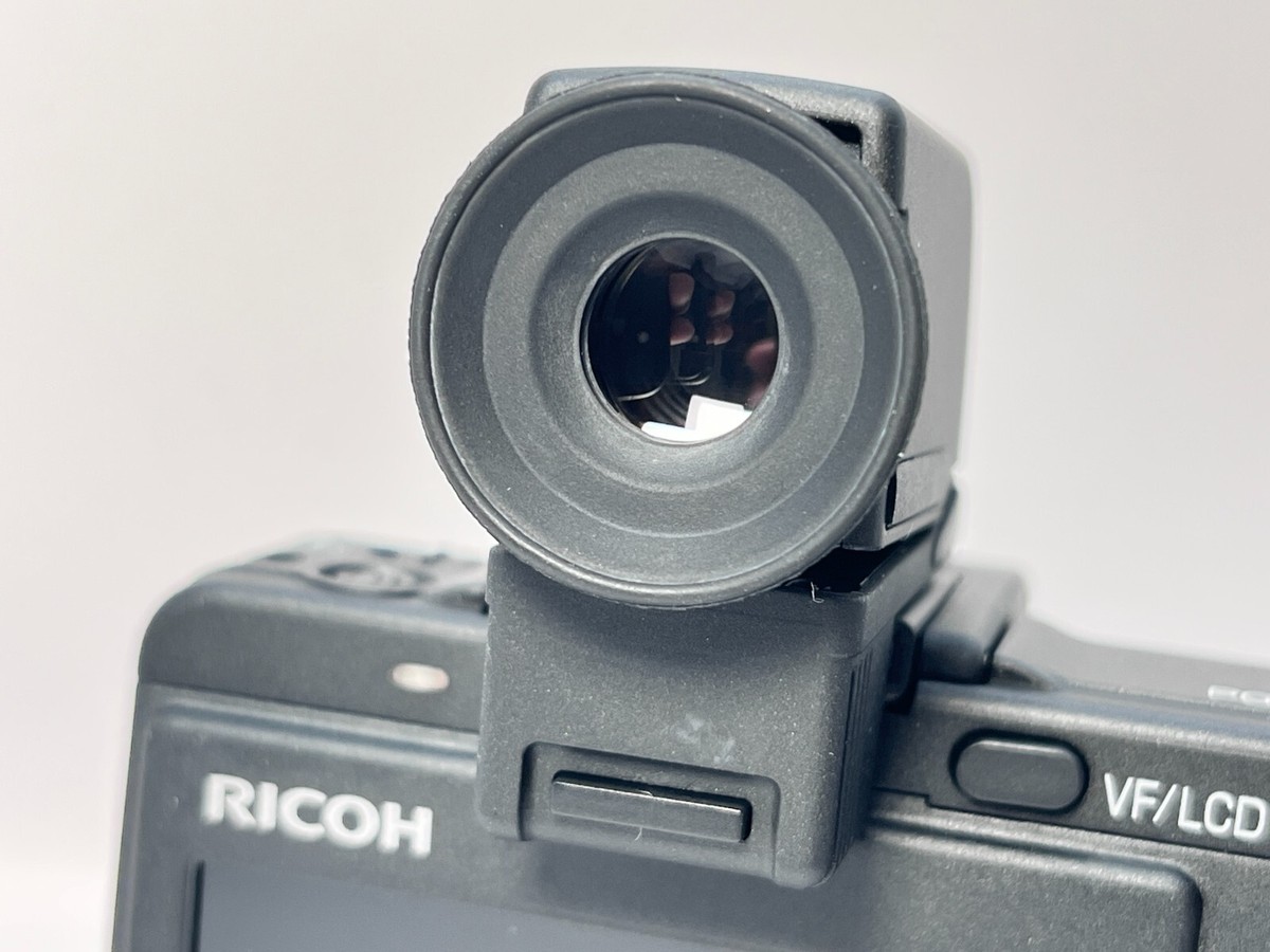 Ricoh Caplio GX100 VF KIT 10.0MP Digital Camera - Black B011 Ricoh Caplio GX100 VF KIT 10.0MP Digital Camera - Black B011