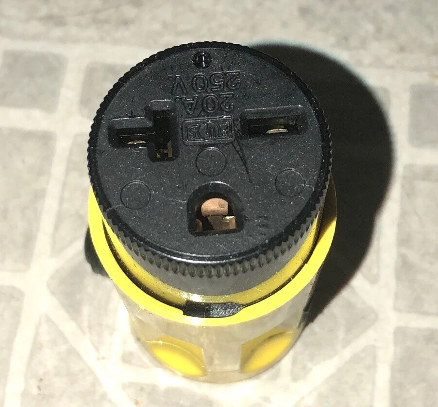 Conector de puesta a tierra sin bloqueo Sylvania 5469-C 2P 3W 20A 250V Foto 2 de 4