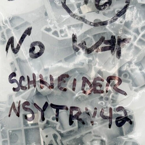 New Lot of 18 Schneider Electric NSYTRV42 Terminal Block Gray - Image 2 of 4