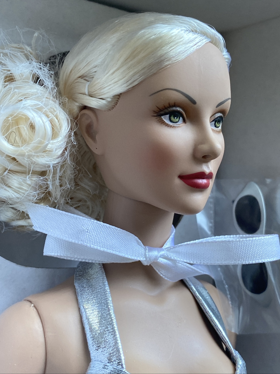 Tonner Effanbee | Nude Daphne Dimples CREME DE LA CREME Doll | 2004 16