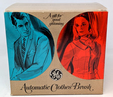 New Vintage General Electric GE Automatic Clothes Brush Rechargeable Model VV2