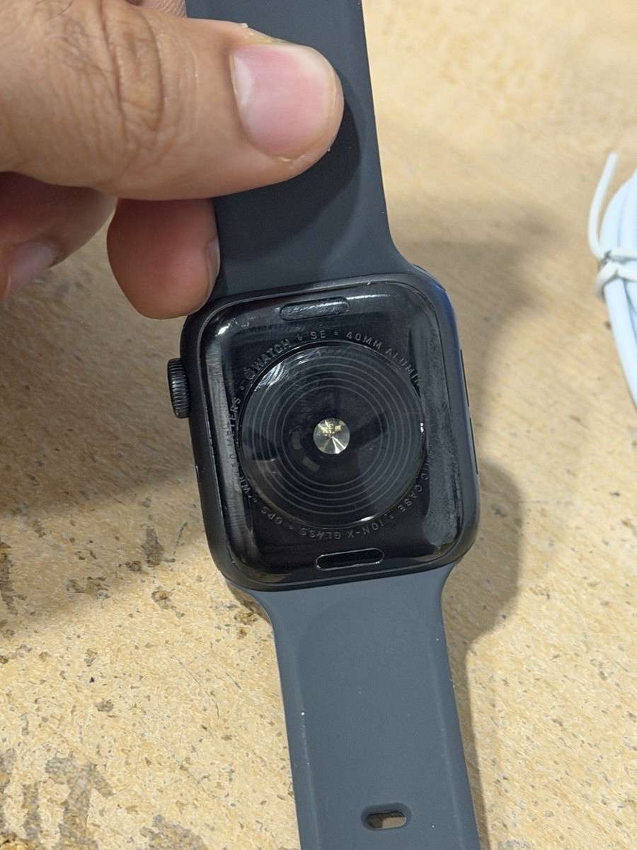 Apple Watch SE 1st Gen 40mm Gray Aluminum Case (GPS Version) | eBay