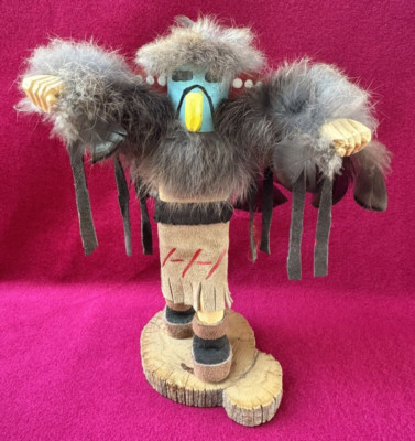 Hopi Indianer Adler Holz Kachina Tänzerin Fell & Federn signiert L. Charley