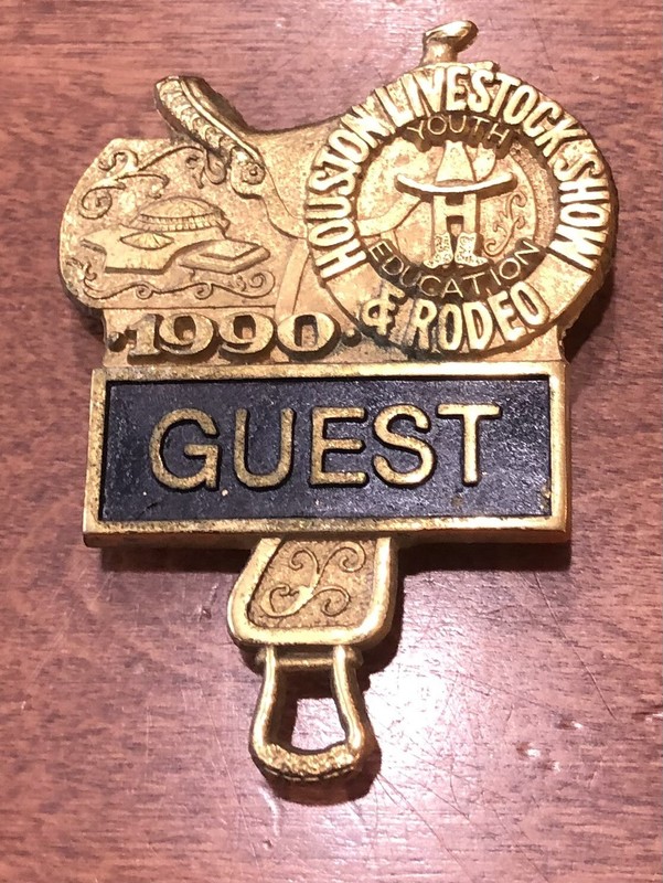 HOUSTON LIVESTOCK SHOW. “GUEST” RODEO BADGE PIN   199O HLSR