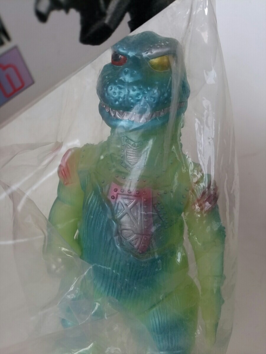 キャラクティックス ヘドラ　ミドル 蓄光 charactics toygraph Japan Rare Toygraph Mechagodzilla 25% Transforming ver. Fake