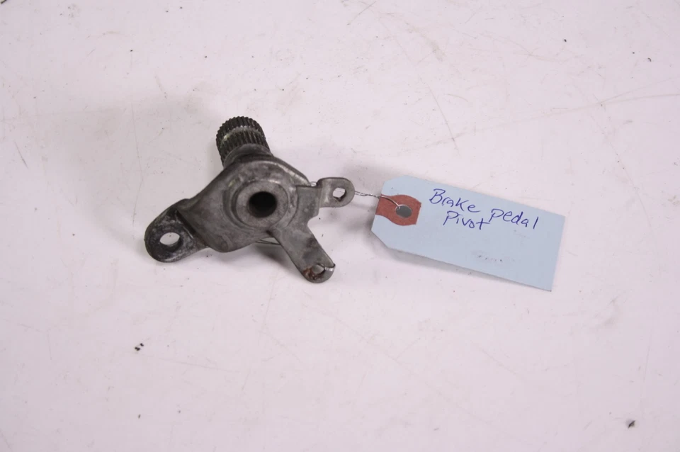 Eje pivote pedal freno Yamaha FJ1200 86 Foto 2 de 4