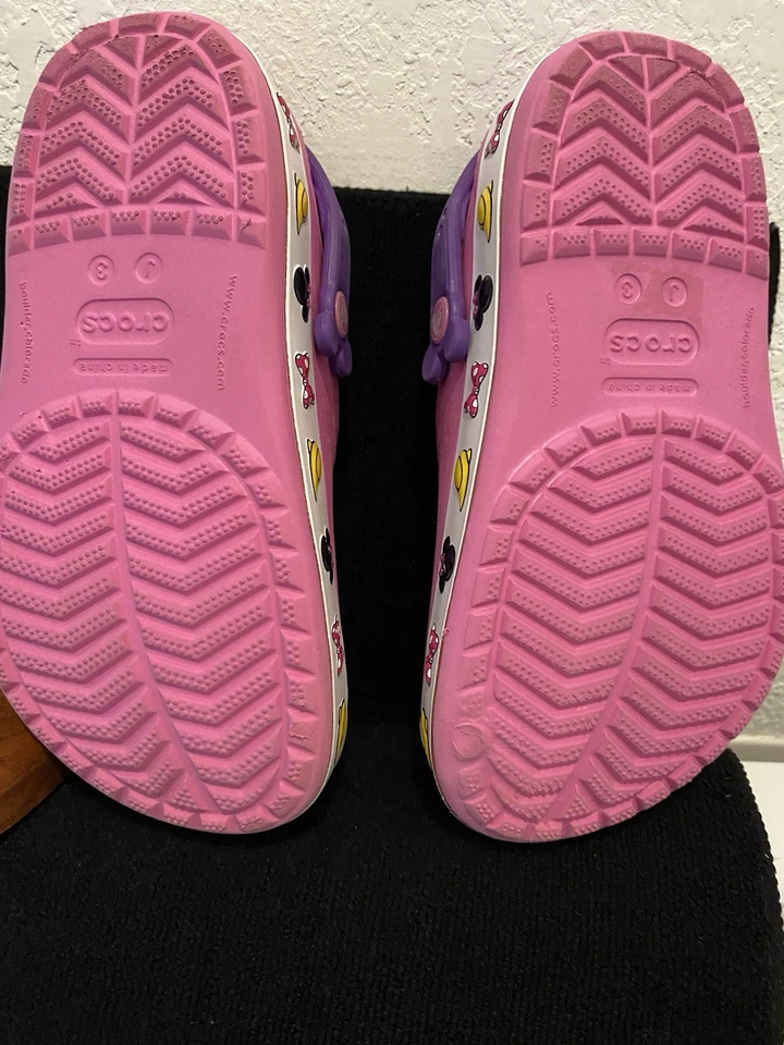 Zuecos Crocs Disney Niña "Minnie Mouse con Intermitente" Talla J3 Rosa/Púrpura Usados en Excelente Condición Foto 2 de 4