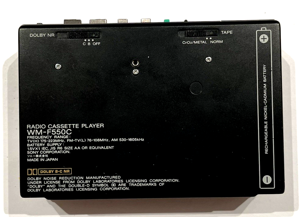 SONY WALKMAN ラジオカセットプレーヤーWM-F550C JUNK Sony WM-F550C Walkman Portable Cassette Player Radio AM/FM
