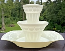 VTG Tuppercraft Floralier White Flower Arranger Centerpiece Complete Set USA