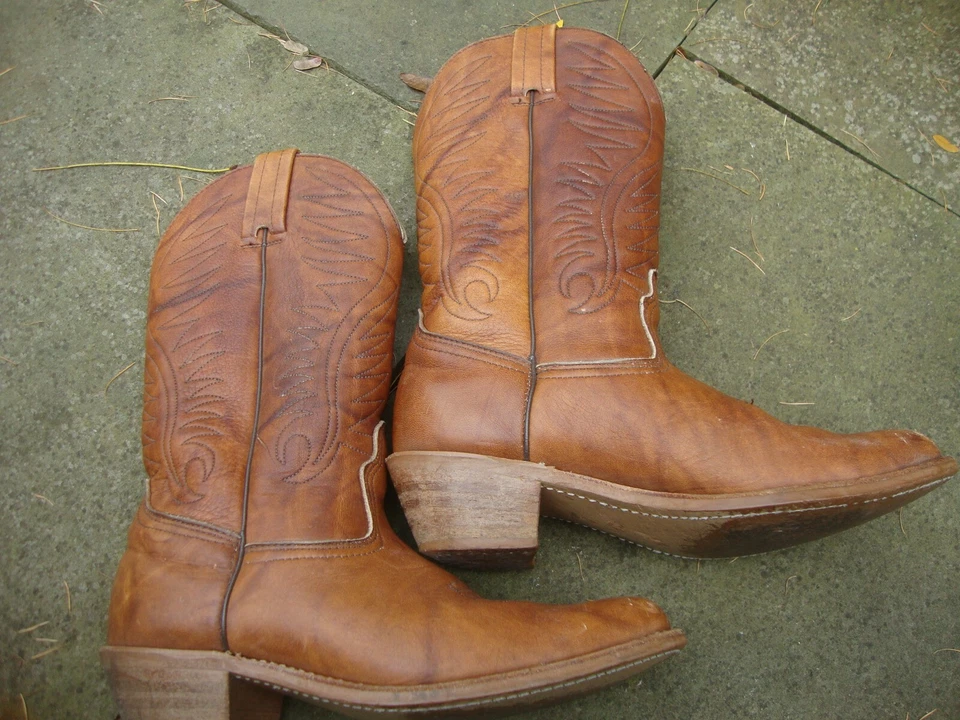 Bonitas botas de vaquero DEXTER de cuero carmelo quemado para hombre 8 WW 13,5" de alto. Foto 4 de 4