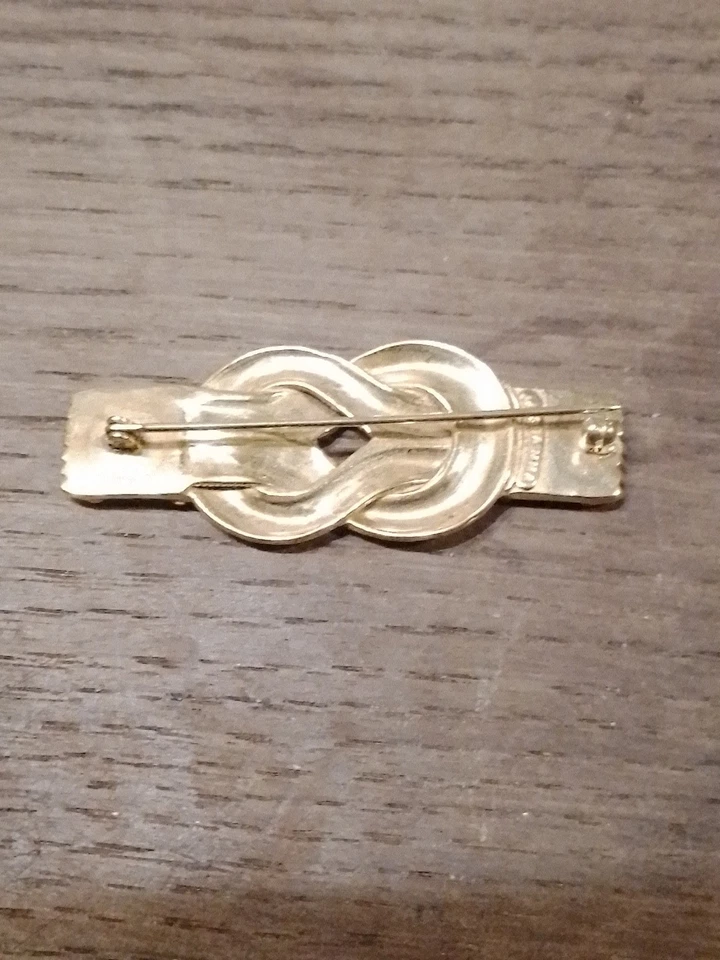 Vintage Goldton MMA Messing Seil Knoten Brosche Met Metropolian Museum New York - Bild 2 von 4