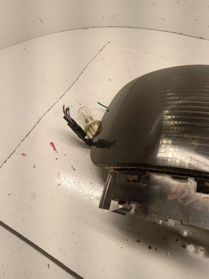 Luz trasera izquierda conductor compatible con 96-97 AUDI A4 1136471 Foto 2 de 4