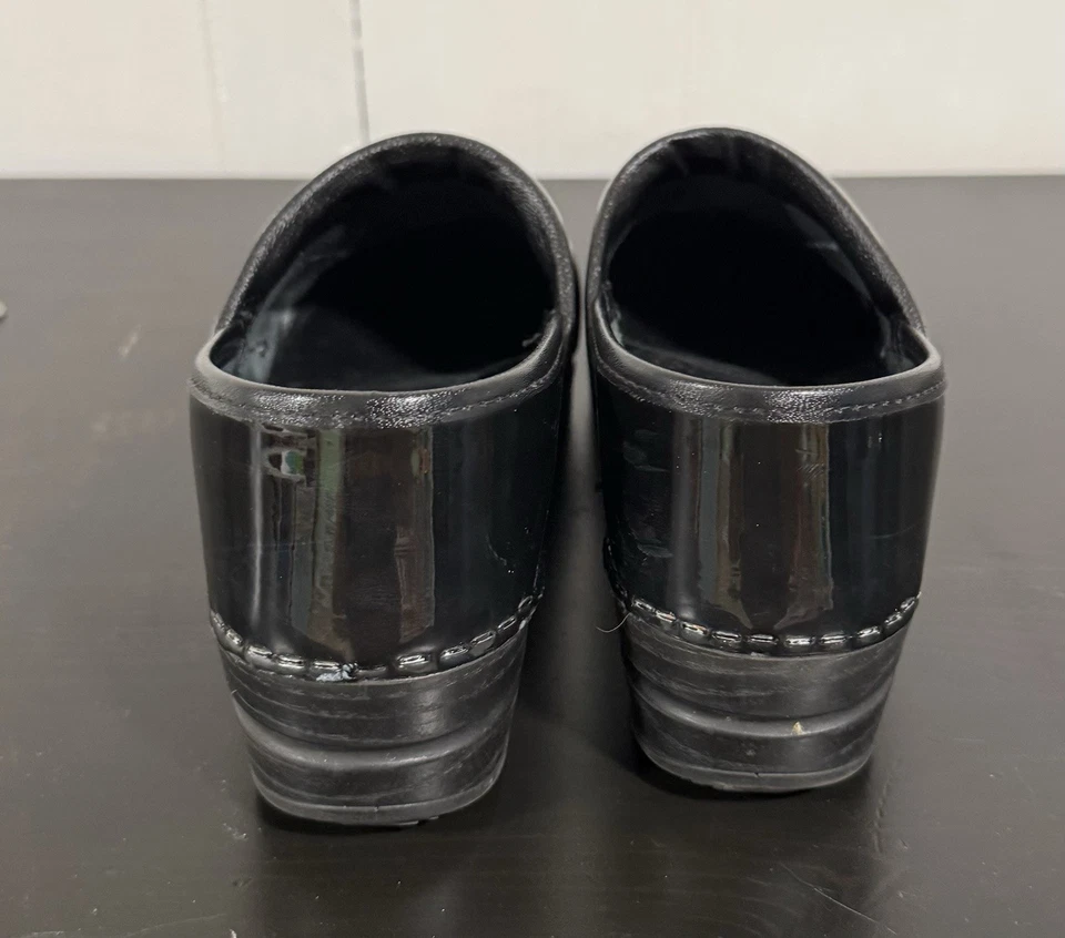 Zuecos daneses Sanita The Original trabajo enfermera mujer charol negro talla 37 (US 6) Foto 4 de 4