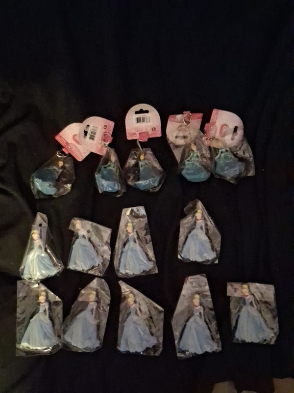 *NEW* Monogram Disney Princess: Cinderella Soft Touch PVC Magnet9 & 5 Key Chains