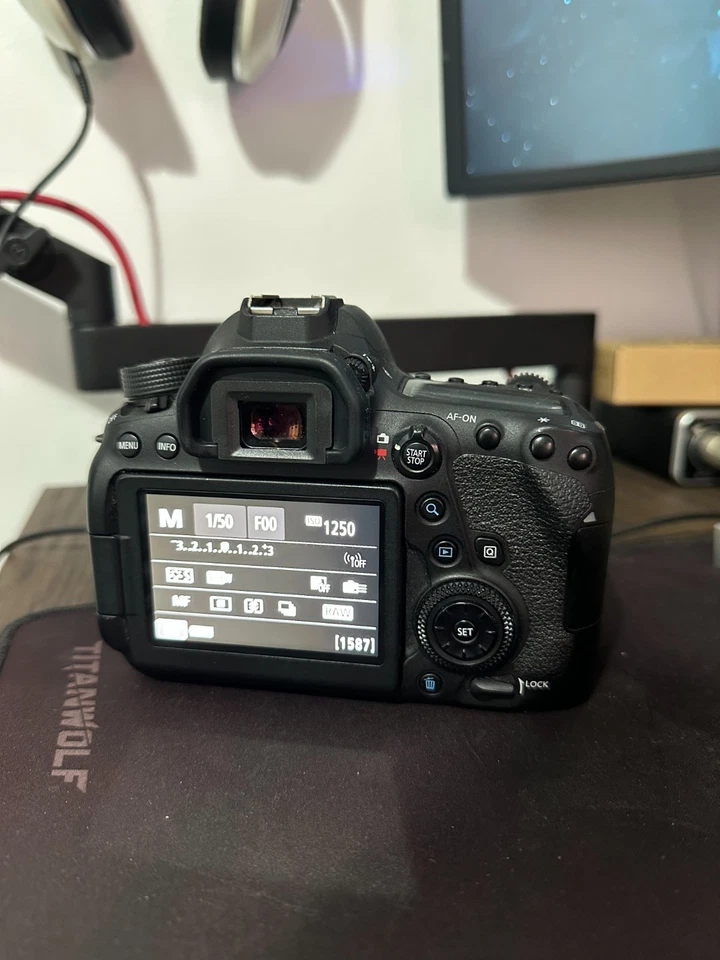 Canon EOS 6D Mark II, photo 2 of 5