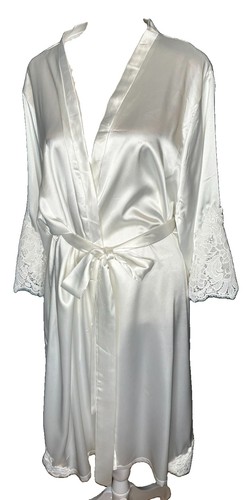 AW Bridal Satin Lace Trim Bridal Robe White XL Wedding Getting Ready
