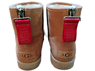 UGG Women's 1122671 Classic Logo Zip Mini Boot, size 9, Chestnut BEAUTIFUL SHAPE