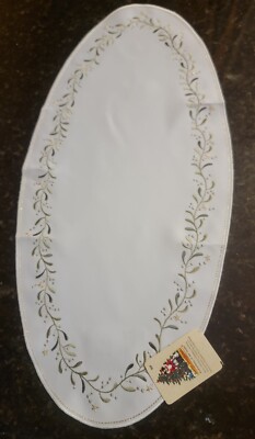 Kathe Wohlfahrt Christmas Doily White Embroidered 23''×11'' NWT