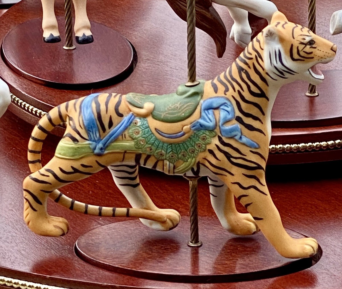 FRANKLIN MINT TREASURY OF ART CAROUSEL 1988 - 12 Animals w