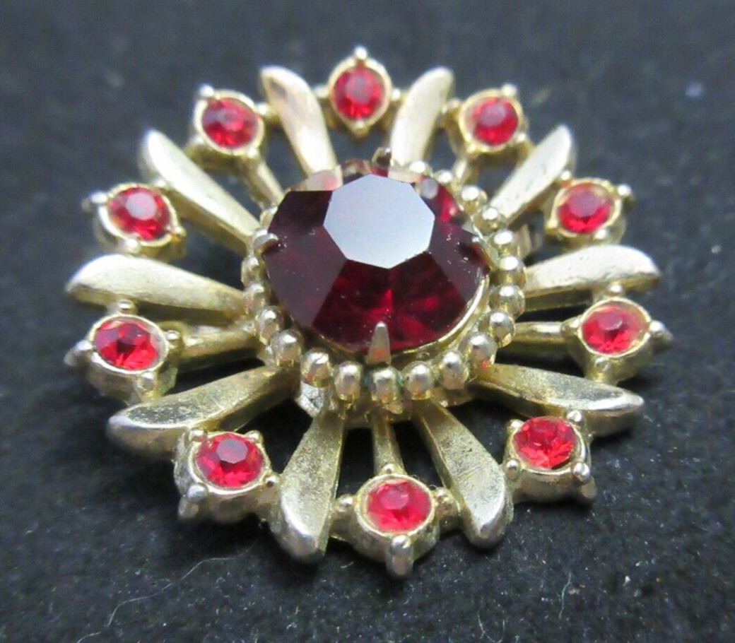 Rare Vintage Coro Signed Ruby Red Rhinestone Roun… - image 7