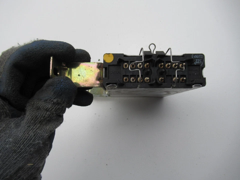 Porsche 944 / 968 Cruise Control Module '86-95 - Image 2 of 4