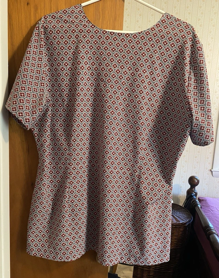 Blusa Médica Urbane Ultimate para Mujer Talla XLG Roja Foto 2 de 4