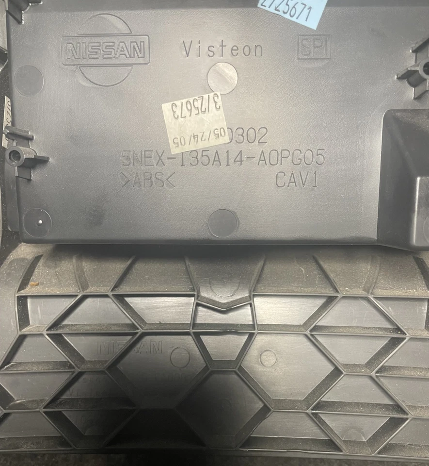 Panel de cubierta de moldura de consola central trasera Nissan Xterra 2005-20015 Foto 3 de 3