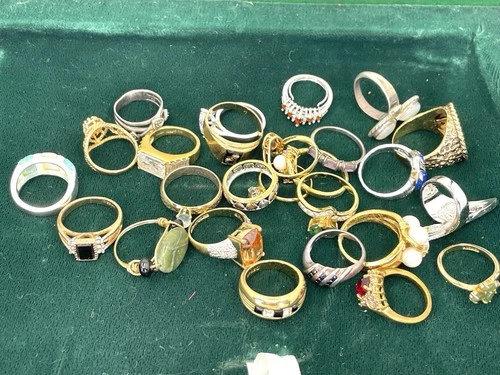 Estate Vintage Costume Jewelry Lot Rings