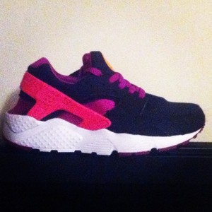 pink huaraches mens