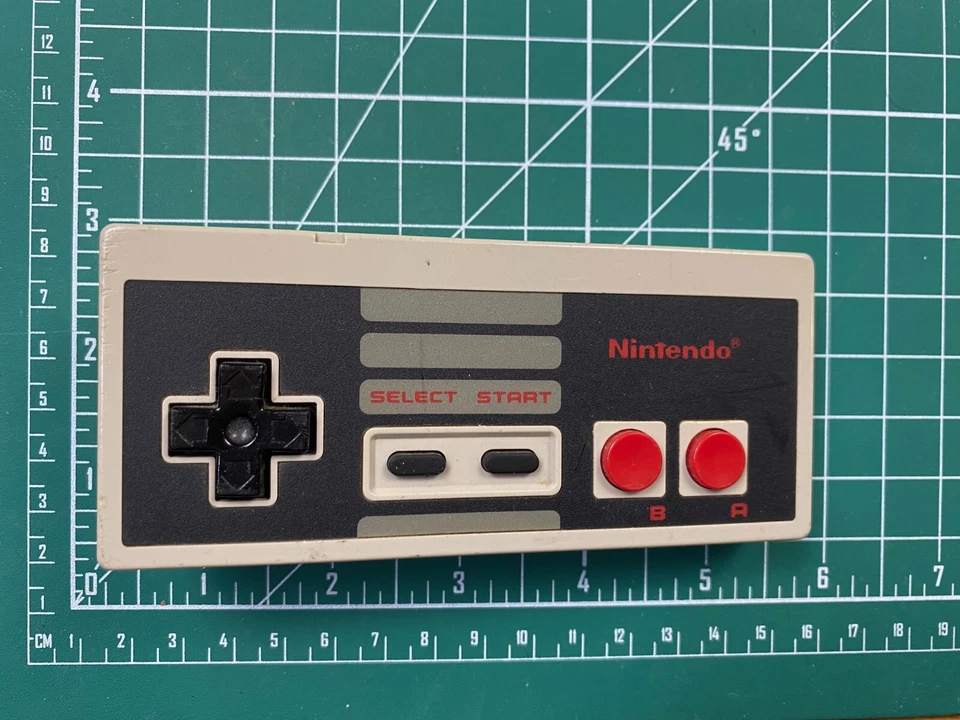 Hebilla de cinturón para mando Nintendo NES Foto 2 de 3