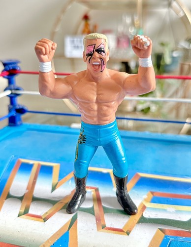BLUE STING Wrestling Figure WCW Galoob Not WWF Has...