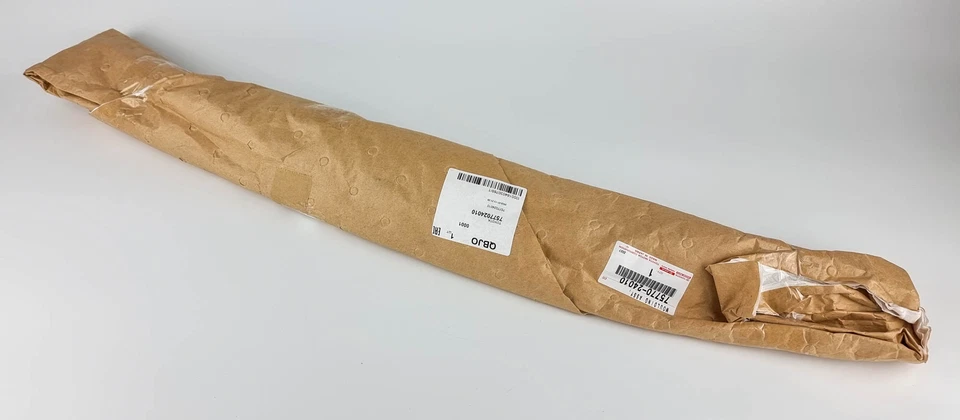 Capó delantero cromado moldura para capó Lexus SC430 2002-2010 OEM 75770-24010 Foto 2 de 4