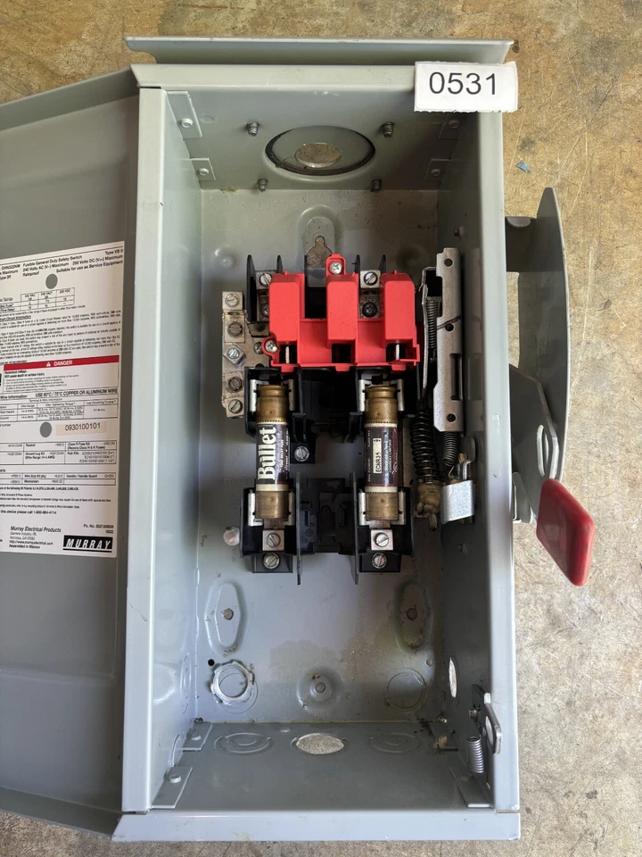 Interruptor de seguridad fusible de servicio general Murray GHN322NW 60 amperios 240 vac Foto 3 de 4
