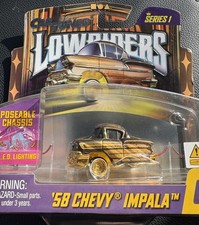 Coche Tuned Lowriders 58 Chevy Impala #04 Serie 1 con Posable y LED.