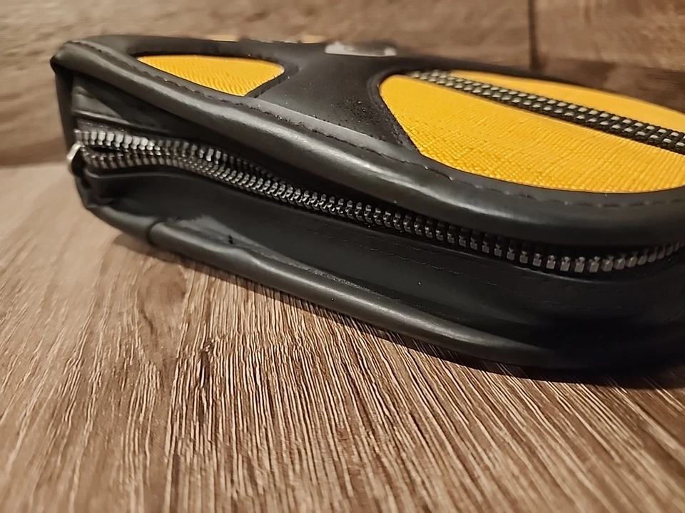 De colección Años 90 Cuerpo Guante CD Estuche Soporte Múltiples Disco Amarillo Retro Punk Metal Foto 3 de 4