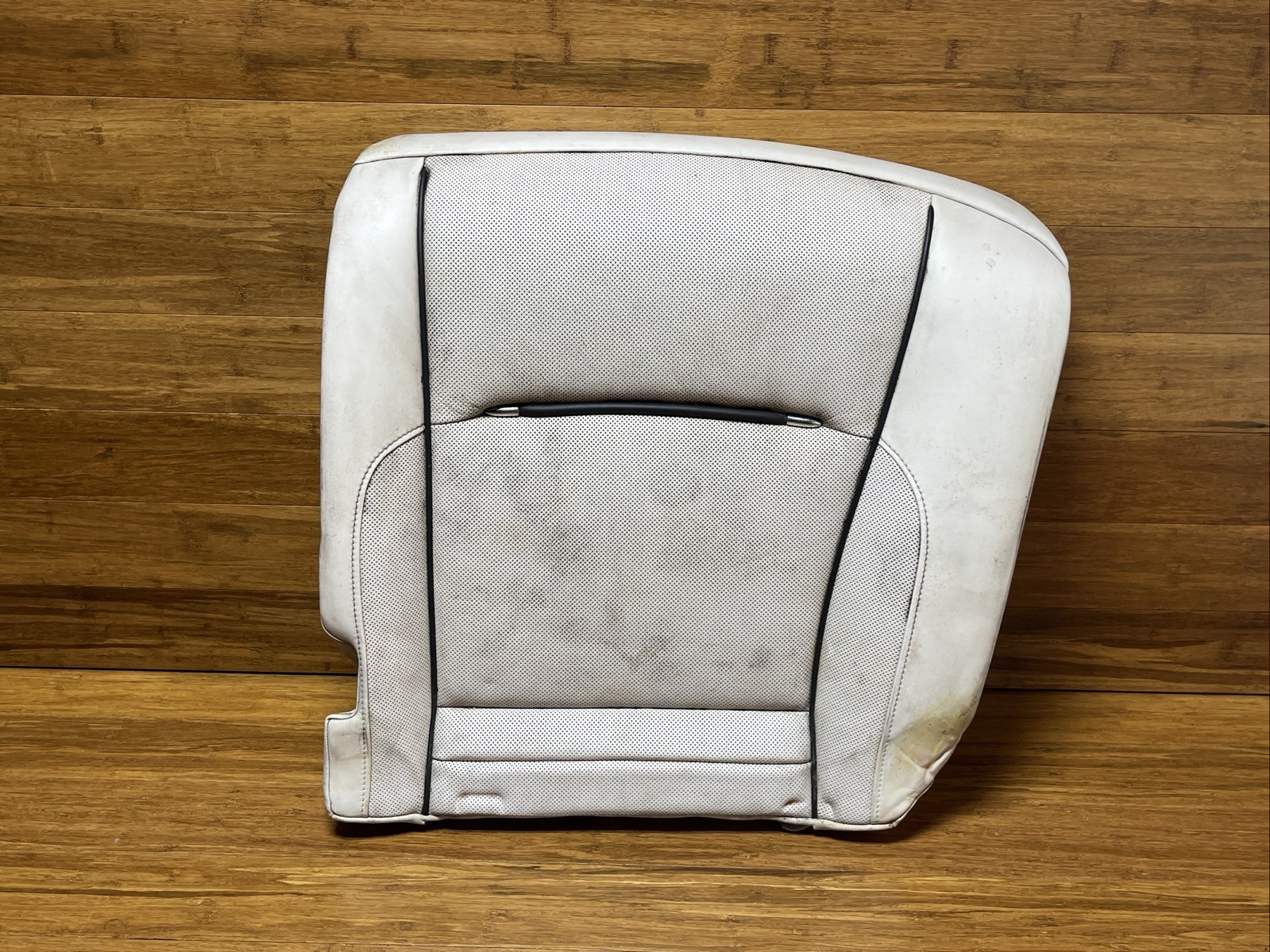 2017-2023 Rolls Royce Dawn RR6 Rear Right Side Lower Seat Leather OEM NOTE