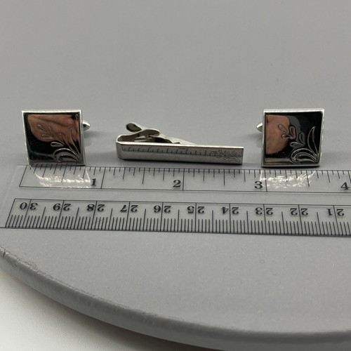 Swank Vintage Mens Silver Tone Etched Floral Leaf Cufflinks and Tie Clip Set
