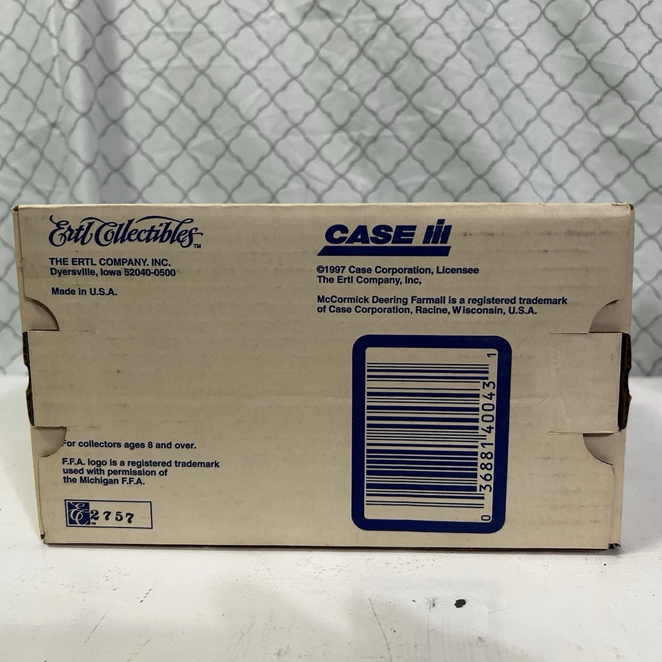 Tractor coleccionista de metal fundido a presión Ertl 1/16 Farmall "H" 1997 Michigan FFA Limited Foto 3 de 4