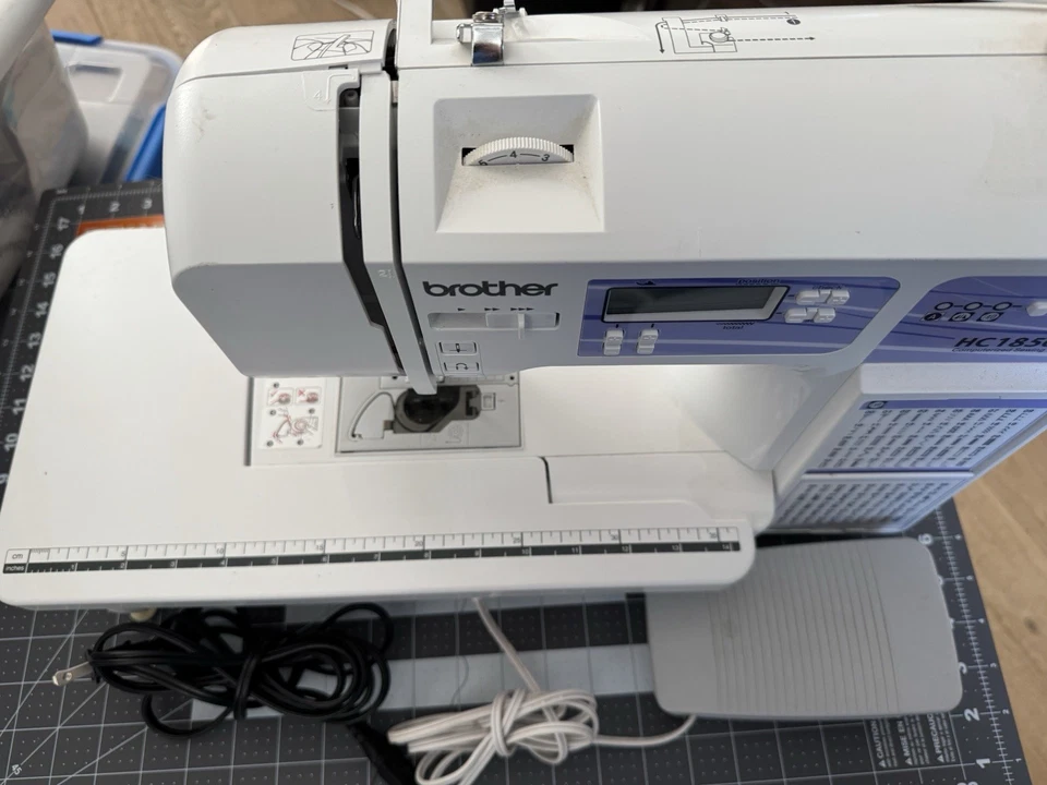brother sewing machine Hc1850 Needs Repair - Image 2 of 2