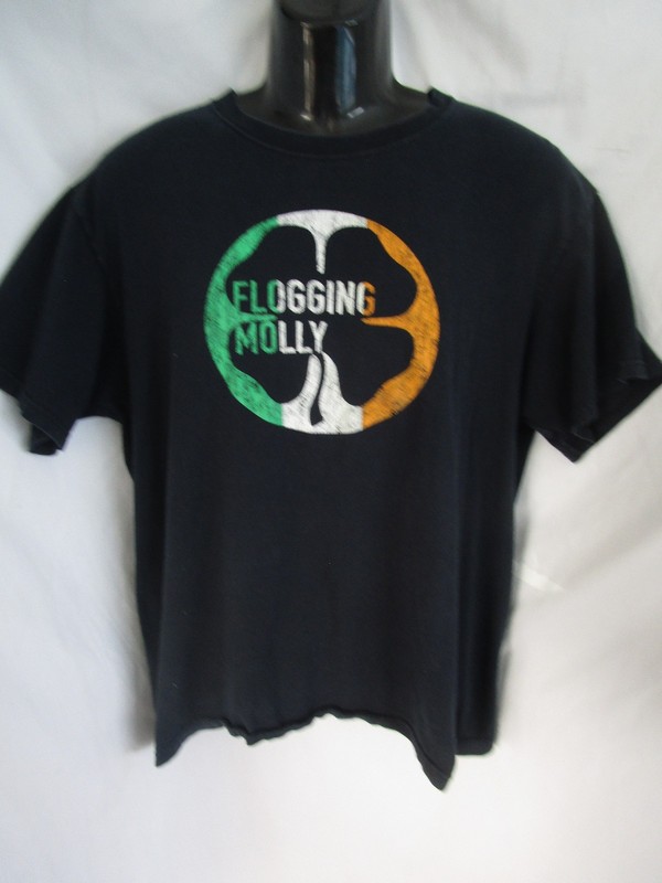 Men’s Flogging Molly Black Punk Rock T-shirt Shamrock And Irish Flag Size L