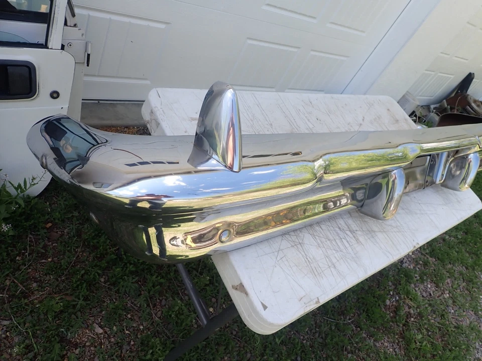 Hermoso parachoques trasero Pontiac 1958 original bonito sin abolladuras Bonneville Star Chief Foto 4 de 4