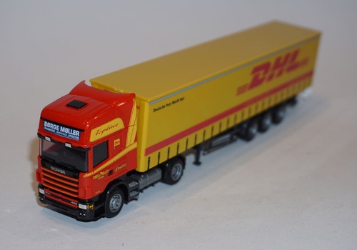 TRACTEUR SCANIA 4R AVEC SEMI REMORQUE A 3 ESSIEUX MOSER AG *PROMOS