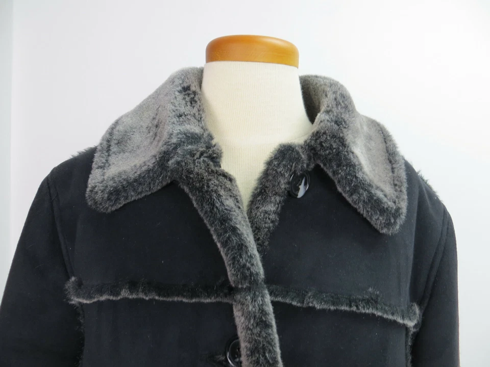 Abrigo Diseño Utex Talla Mediana Negro Gris Imitación Piel Botones Dos Bolsillos Delanteros Gamuza Foto 2 de 4