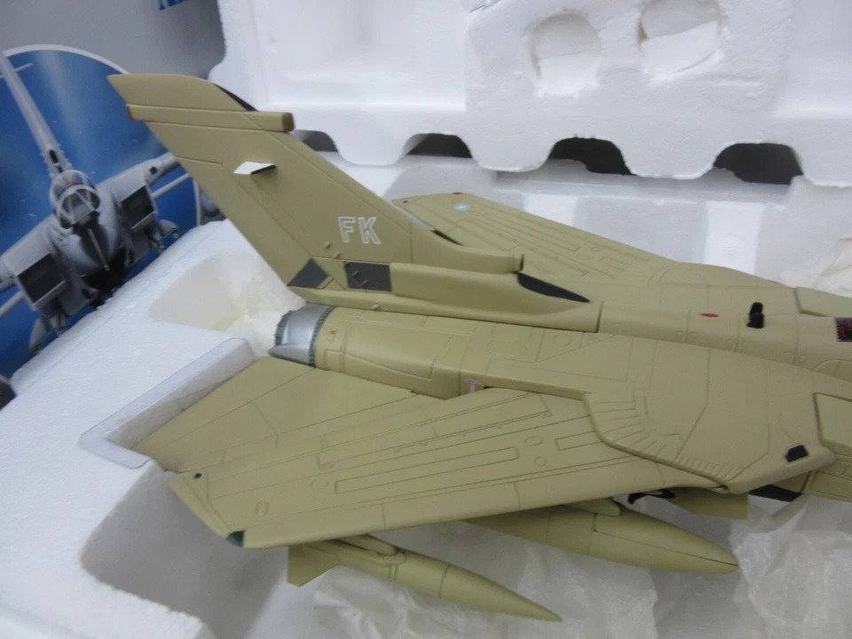 GR-Mk1 TORNADO avião colecionador fundido 1:48 avião militar armadura Reino Unido - Imagem 4 de 4