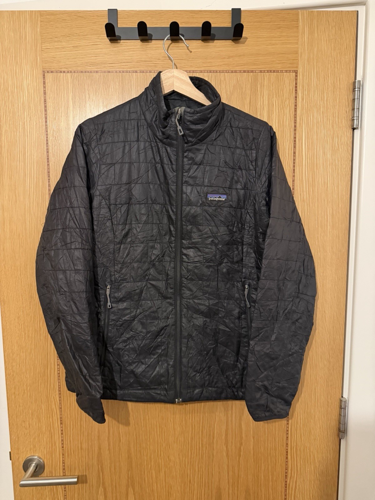 Patagonia Women’s Black Puffer Jacket Medium M Might Wear Needs Freshen Up