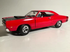 1:24 MODEL CAR 1970 red Dodge Coronet Super Bee by Welly