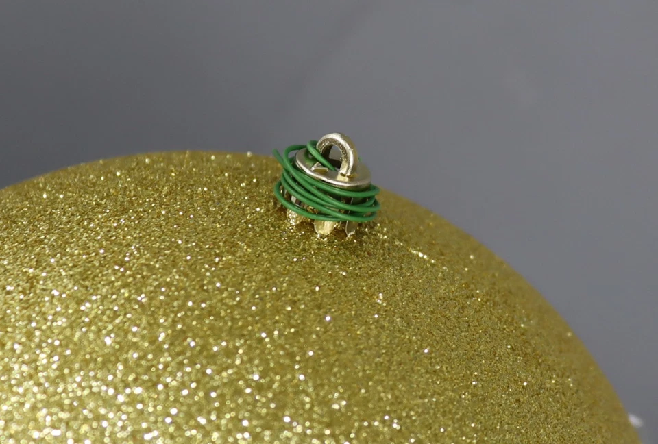 Vickerman 6" ornament set in honey gold with 3 finishes. Includes 6 ornaments - Image 4 of 4