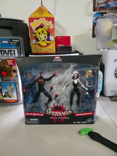 Marvel Legends Into the Spider verso Miles Morales & Spider Gwen sin usar, en caja sellada