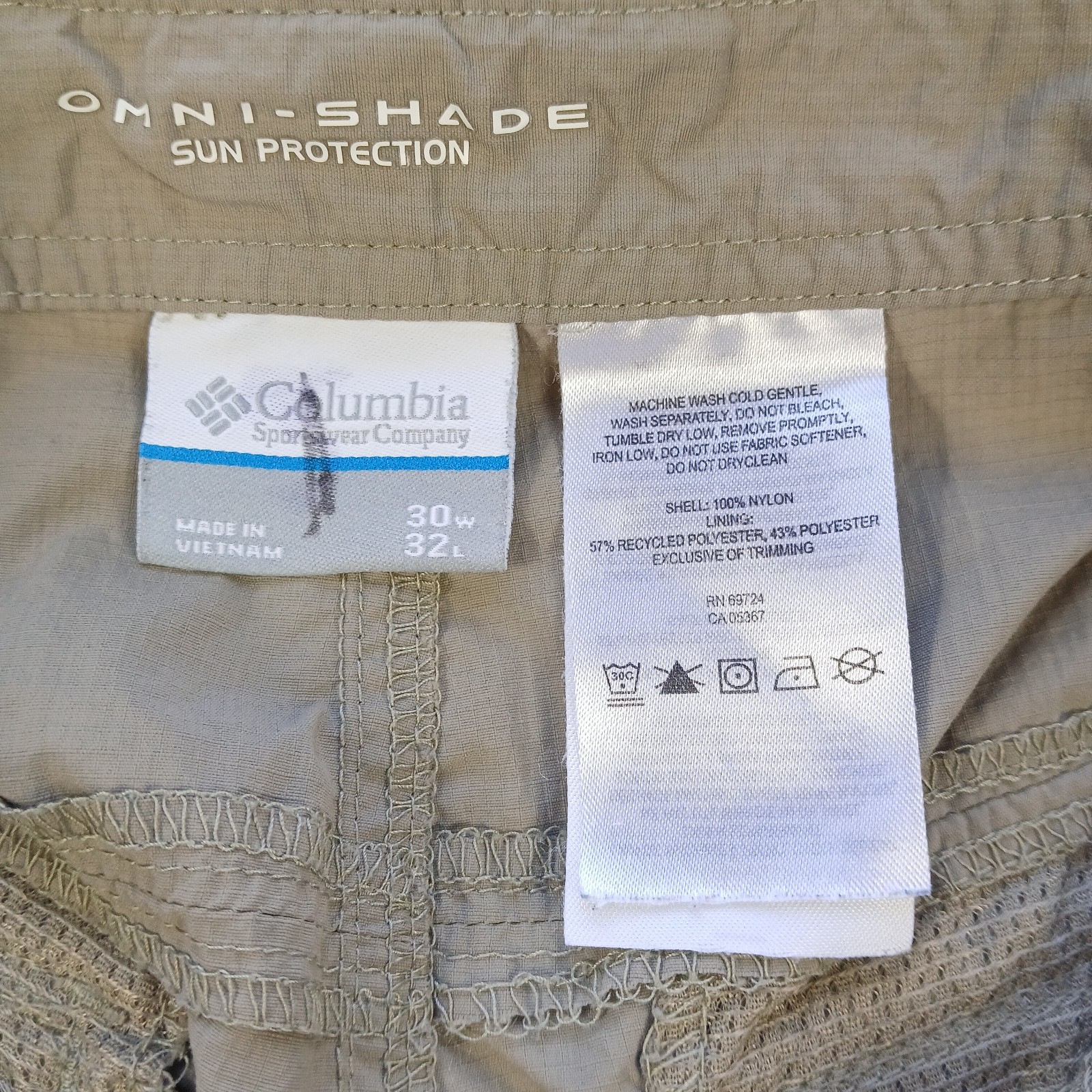 Columbia cargo shorts Men (w30)Beige/button, zip fly, belt loops/6 pockets image 4
